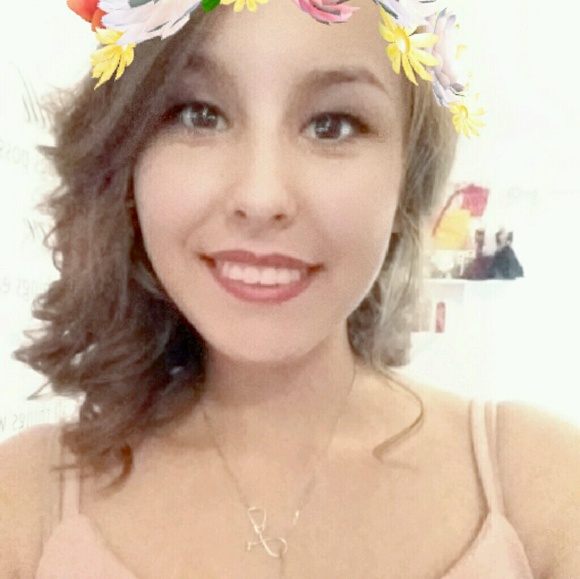 Meet your Posher, Faith - Picture 1 of 1